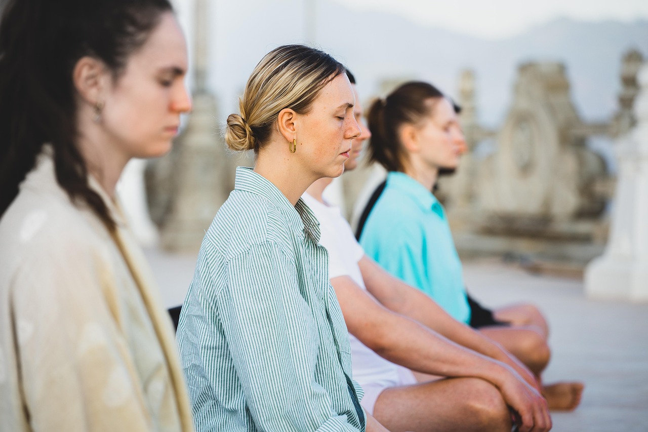 Wenn Yoga zur Gefahr wird – Machtmissbrauch und Manipulation hinter spirituellen Versprechen